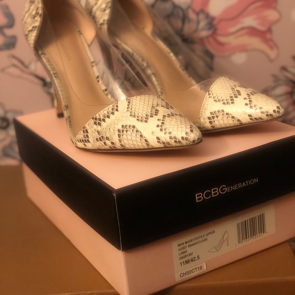 Shoes - Picture 5 of 5